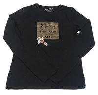 Černé triko s nápisem Blue Seven