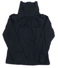 Černý rolák s nápisem z kamínků Okaidi 