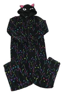 Černá chlupatá kombinéza s kočkami a kapucí 