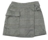 Čierno-šeso-béžová kockované sukňové kraťasy Matalan