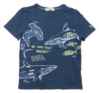 Tmavomodré tričko so žralokmi H&M