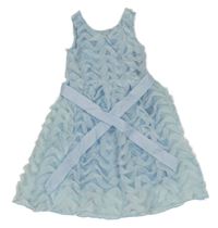 Světlemodré vzorované šaty s páskem