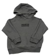 Antracitová mikina s nápisem a kapucí F&F