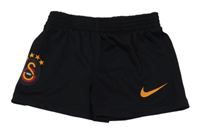 Čierne športové kraťasy s logom Nike