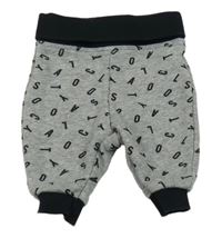 Sivo-čierne tepláky s písmenky Lupilu