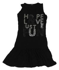 Čierne šaty s nápisy z flitrů