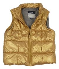 Zlatá šušťáková zateplená vesta Kiabi