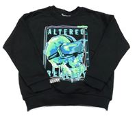 Nové - Čierna mikina s lebkou a nápismi Nutmeg