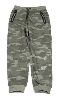 Sivé army tepláky zn. C&A