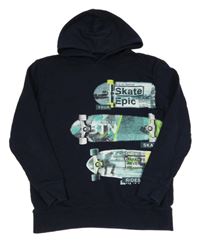 Tmavomodrá mikina so skateboardmi  a kapucňou C&A