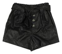 Černé koženkové kraťasy s páskem River Island