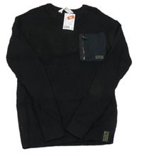 Nové - Čierny vzorovaný sveter s vreckom zn. H&M
