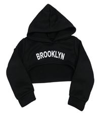 Čierna crop mikina s nápisom a kapucňou