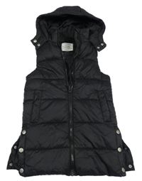 Černá šusťáková prošívaná zateplená vesta s kapucí Primark