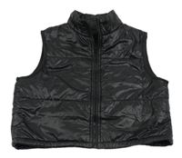 Čierna prešívaná šušťáková zateplená crop vesta SHEIN