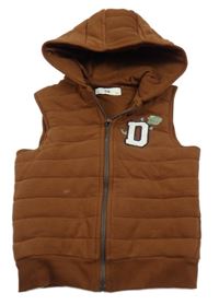 Hnedá rebrovaná tepláková zateplená vesta s dinosaurom a kapucňou C&A