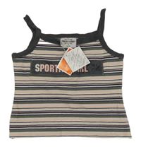 Nové - pruhovano-tmavosivý crop top s nápisom