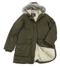 Khaki šusťáková zimní parka s kapsami a kapucí s kožešinou C&A