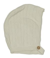 Bílá pletená čepice