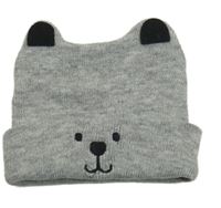 Šedá čepice s medvědem