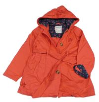 Červený plátenný jarný kabát s opaskom a kapucňou