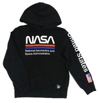 Čierna mikina s nápisem - NASA a vlajkou a kapucňou