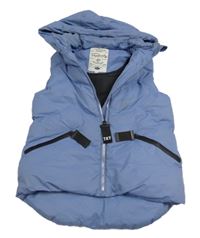 Modrošedá prešívaná šušťáková zateplená vesta s kapucňou TOKYO LAUNDRY