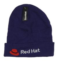 Nové - tmavofialová pletená čapica s nápisom