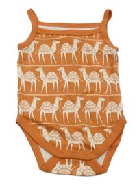 Tehlové body s velbloudy C&A