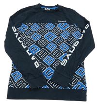 Tmavomodré triko s písmeny