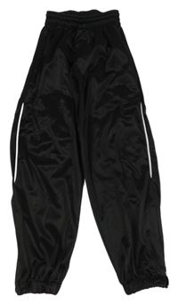 Černé sportovní tepláky s pruhem