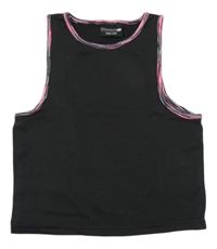 Čierny rebrovaný športový crop top Ergeenomixx