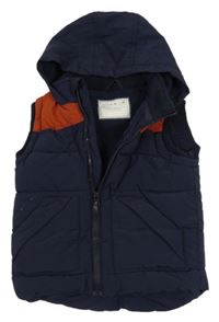 Tmavomodrá šušťáková zateplená vesta s hnedým pruhom a kapucňou Nutmeg