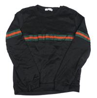 Čierna mikina so zeleným a červeným pruhom