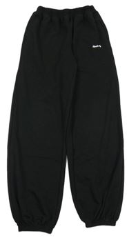 Černé tepláky s nápisem Shein