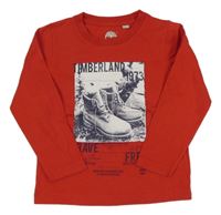 Červené triko s botami a nápisy Timberland