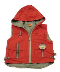 Červená plátenná jarná vesta s nášivkou a kapucňou