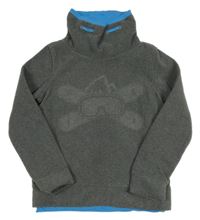 Tmavosivá fleecová mikina s lyžiarskými okuliarmi a komínovým golierom