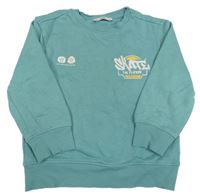 Zelená mikina s nápisom C&A