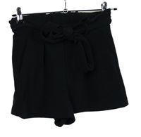 Dámské černé volné kraťasy s páskem Pull & Bear