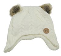 Smetanová čepice s nášivkou a bambulemi so cute