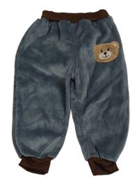 Tmavosivé plyšové tepláky s medvedíkom