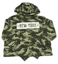 Khaki army crop tričko s nápisom a kapucňou C&A
