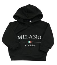 Čierna mikina s nápisom a kapucňou