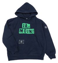 Tmavomodrá mikina s nápisom a kapucňou