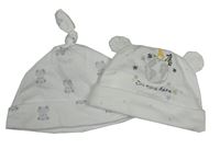 2x čepice - bílá s medvědy + bílá s výšivkou 