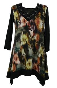 Dámská černo-barevná vzorovaná tunika s cvočky 