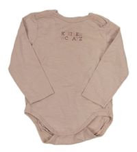 Pudrové body s nápisem Topomini