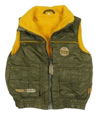 Khaki šušťáková zateplená vesta s nášivkami