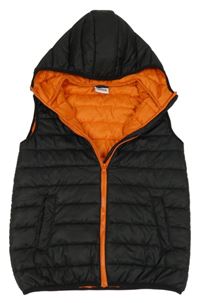 Černá prošívaná šusťáková zateplená vesta s kapucí YIGGA